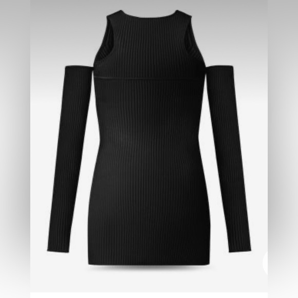 ❣️sold❣️ Cold shoulder ribbed fitted dress - Picture 1 of 3